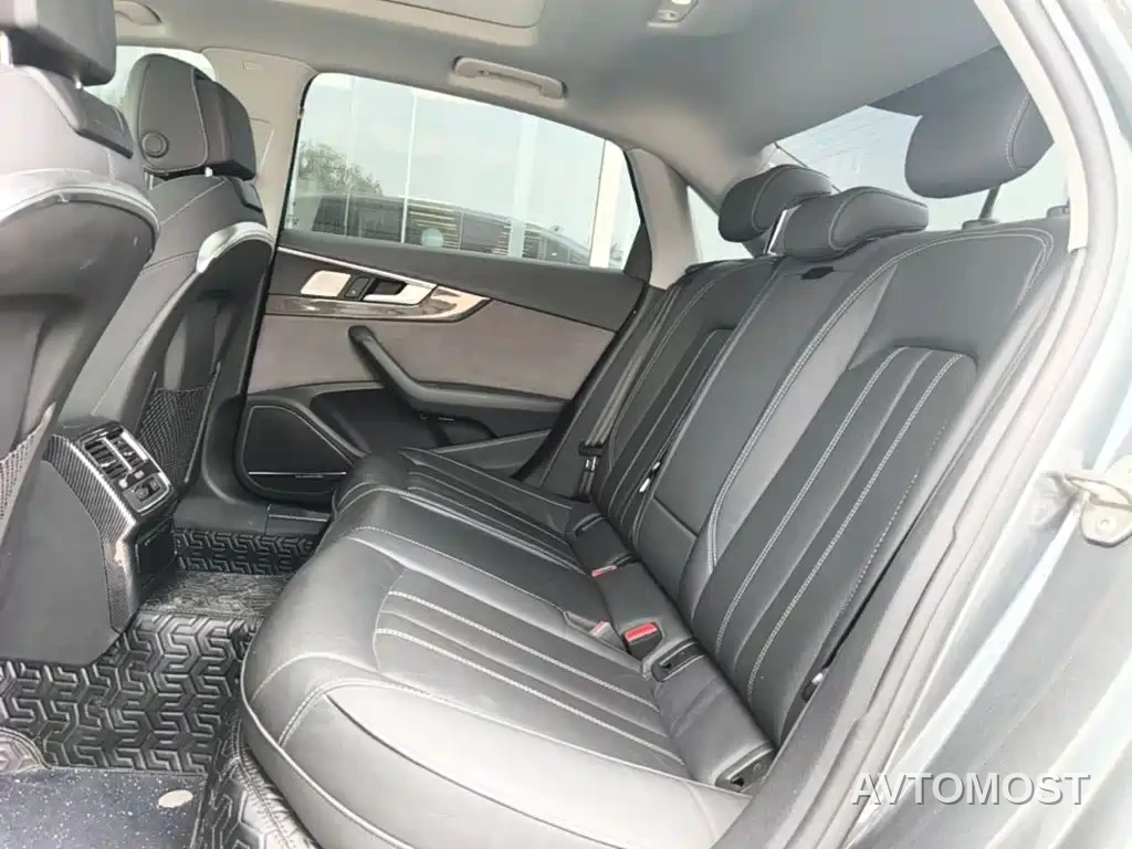 Audi A4L 2020 40 TFSI quattro Luxury Dynamic — фото 17