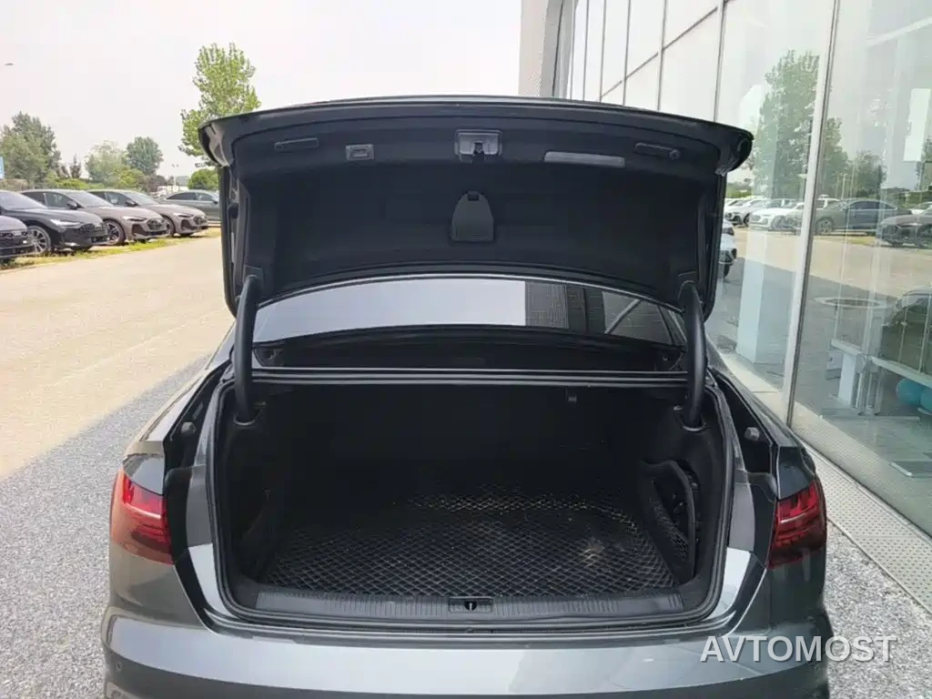 Audi A4L 2020 40 TFSI quattro Luxury Dynamic — фото 19