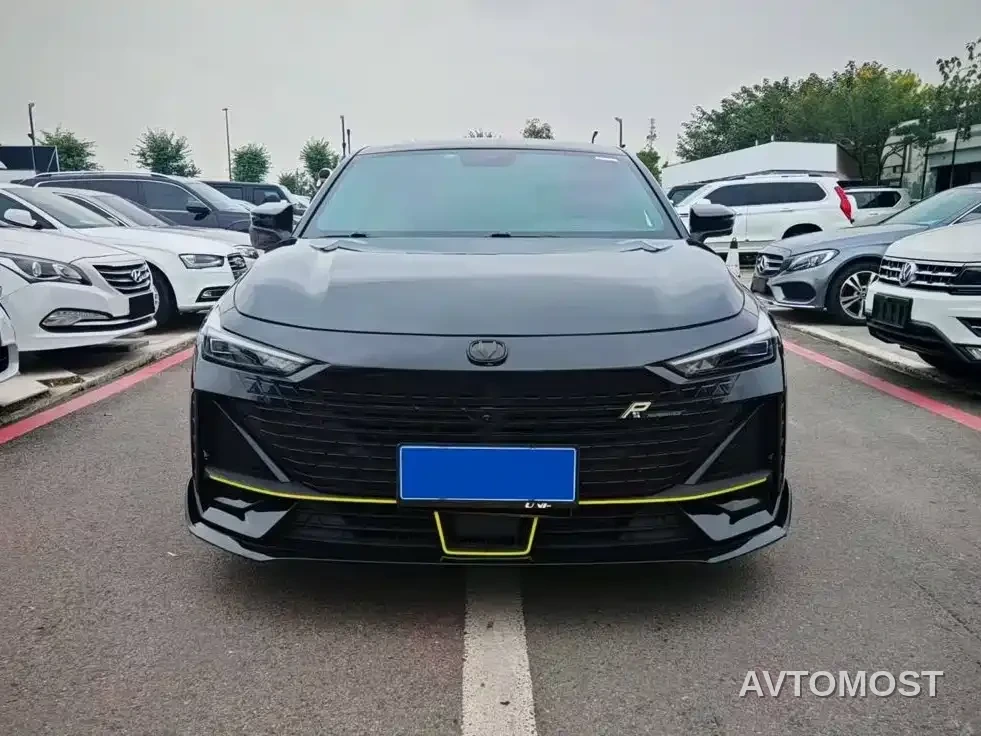 Changan UNI-V 2022 1.5T Sport Edition — фото 3