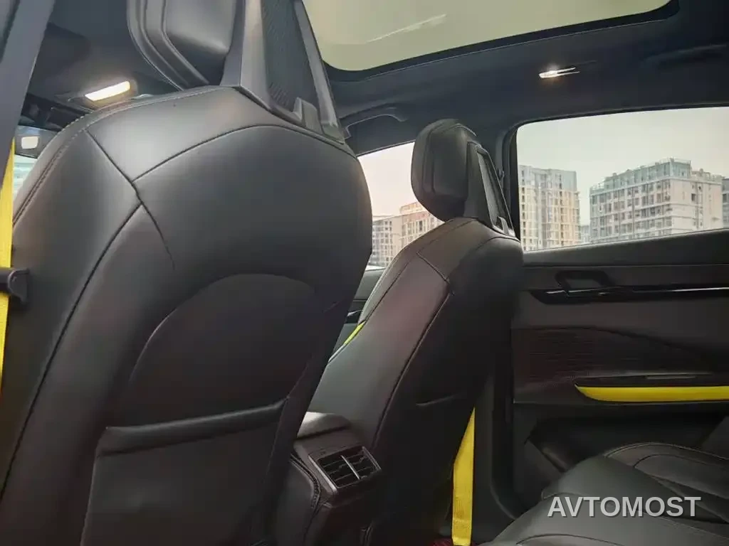 Changan UNI-V 2022 1.5T Sport Edition — фото 12