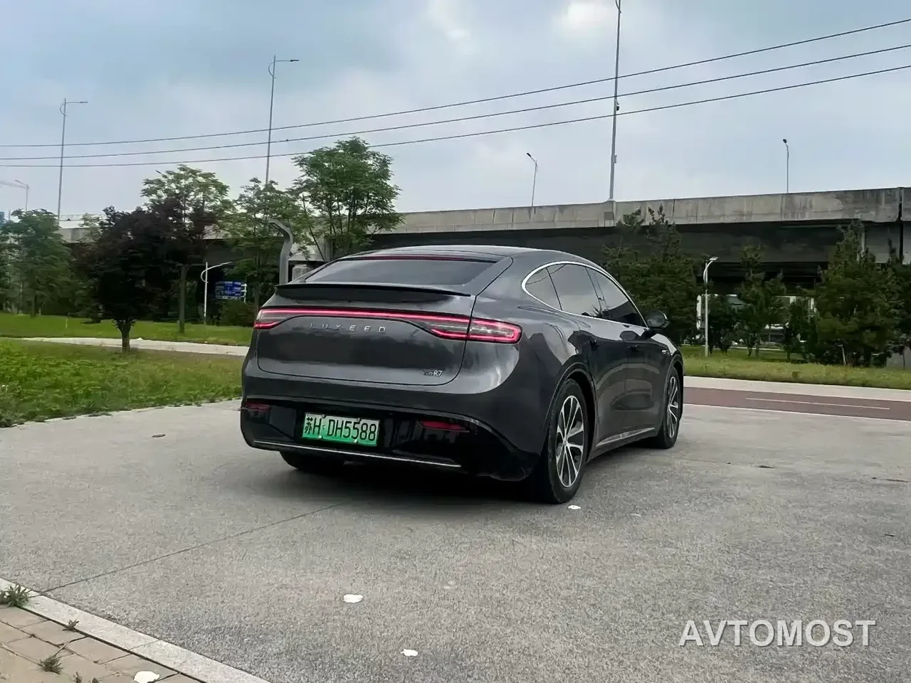Zhijie Luxeed R7 2024 Pure Electric 667km Max — фото 4