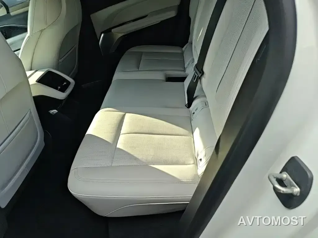 Cadillac IQ Rui Ge 2024 RWD Standard Range Luxury Edition — фото 16