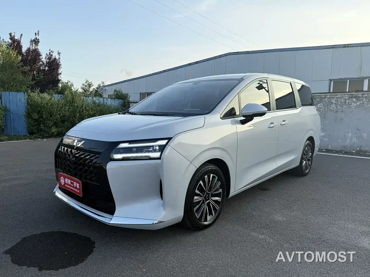 Wuling Motors Xingguang 730 New Energy 2025 Model Plug-in Hybrid Base Version — фото 1