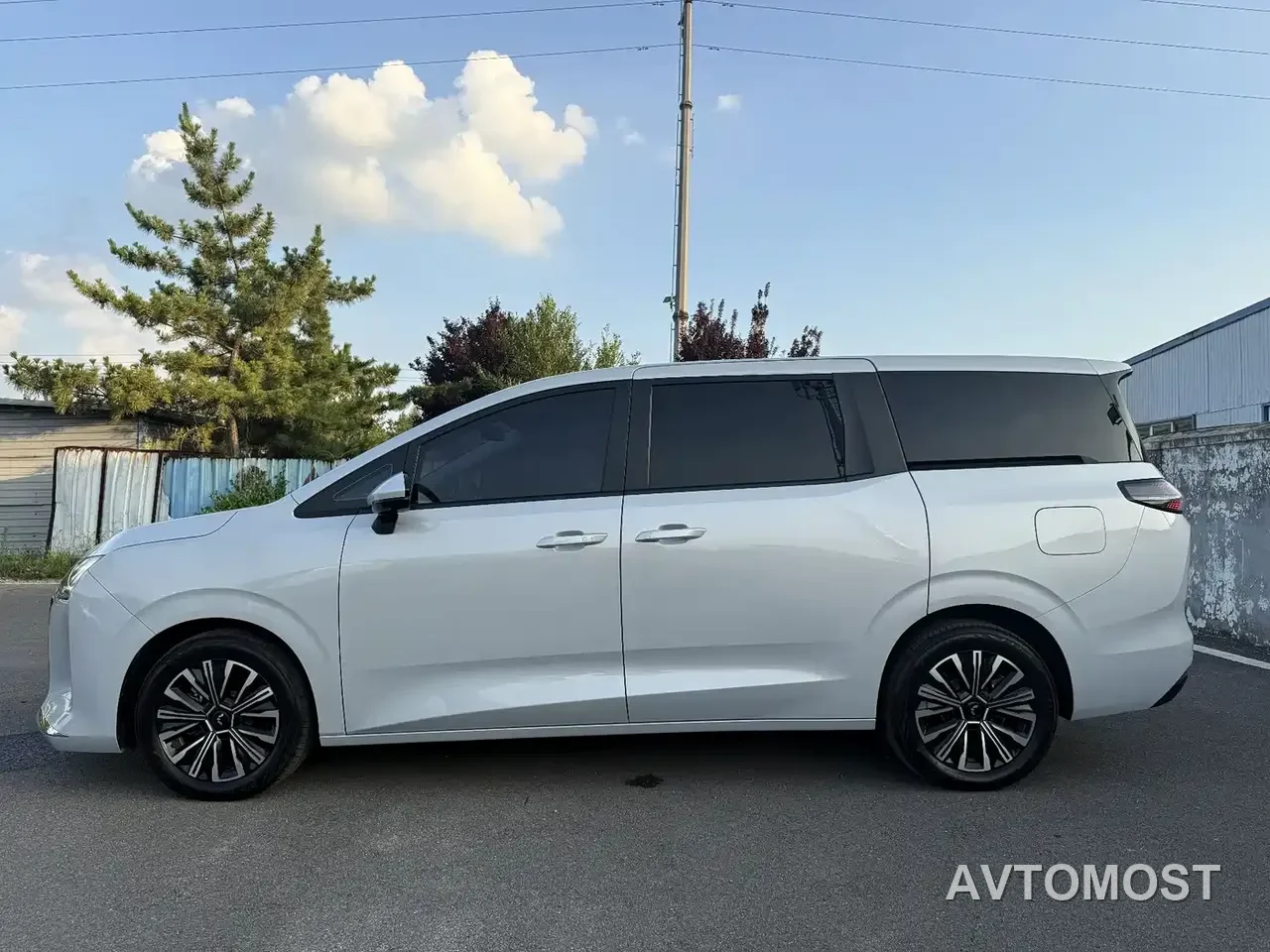 Wuling Motors Xingguang 730 New Energy 2025 Model Plug-in Hybrid Base Version — фото 8