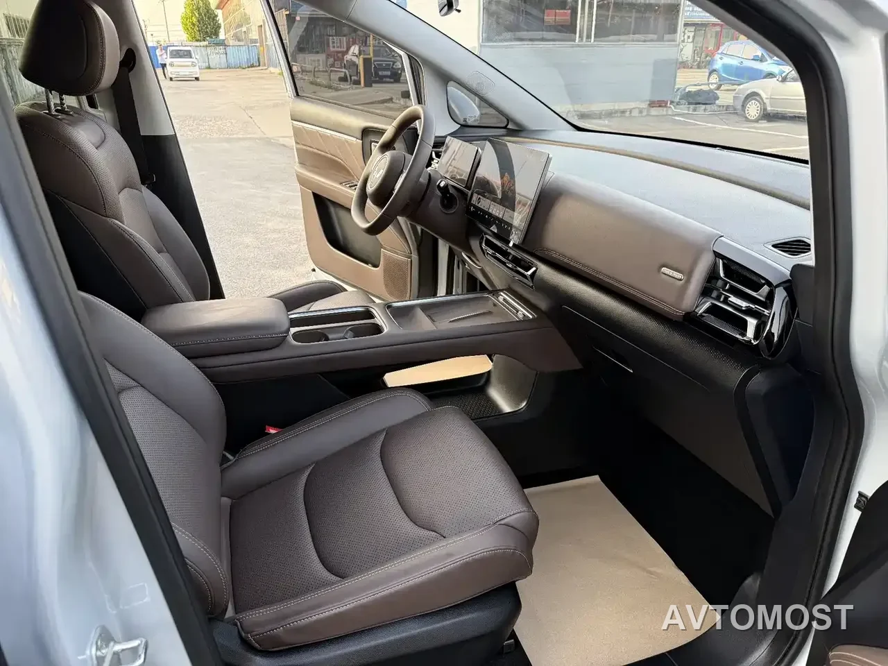 Wuling Motors Xingguang 730 New Energy 2025 Model Plug-in Hybrid Base Version — фото 11