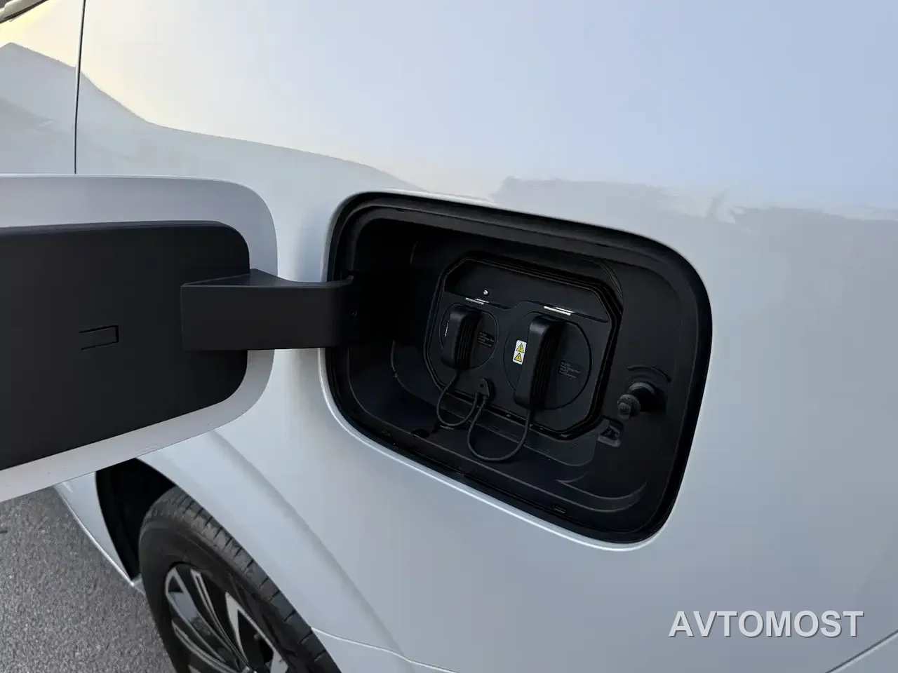 Wuling Motors Xingguang 730 New Energy 2025 Model Plug-in Hybrid Base Version — фото 20