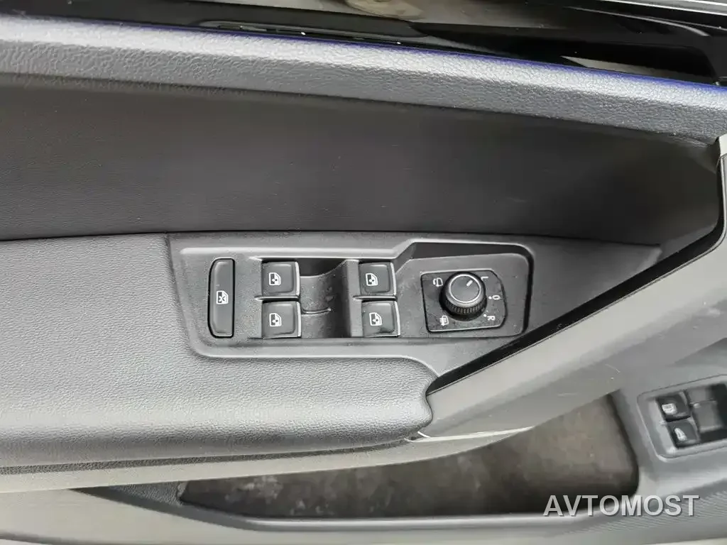 Volkswagen Tayron GTE Plug-in Hybrid 2020 Model 1.4T Luxury — фото 7