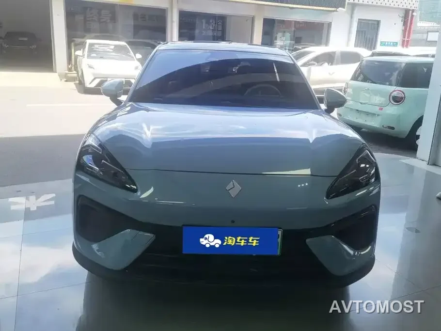 Baojun Yunhai 2024 140km Plug-in Hybrid — фото 2