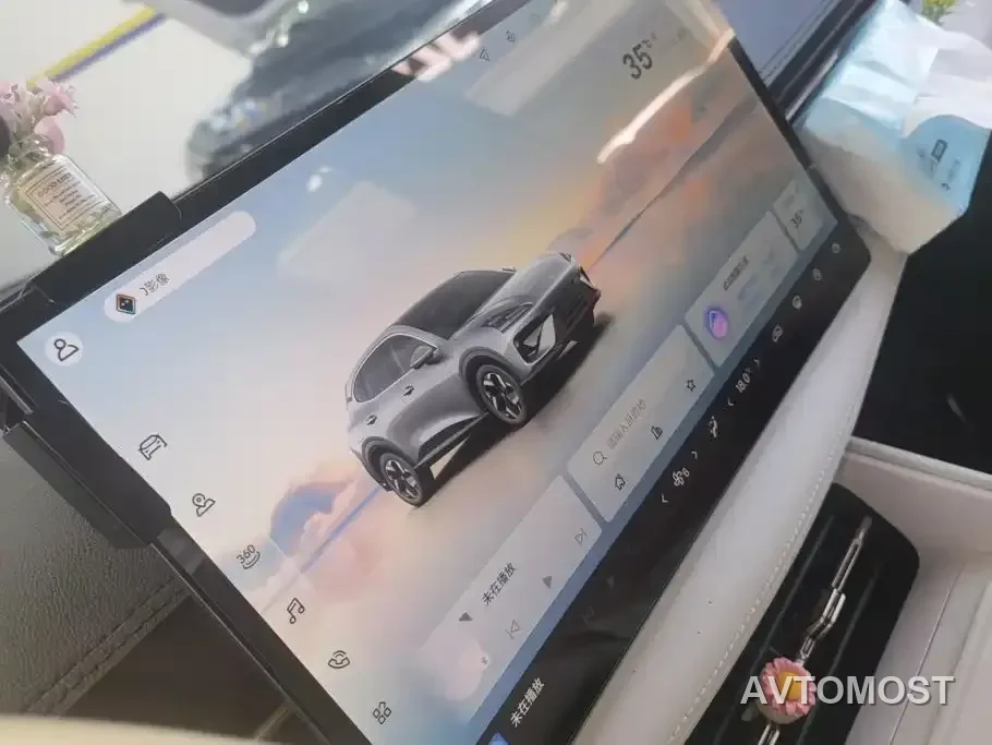 Baojun Yunhai 2024 140km Plug-in Hybrid — фото 8