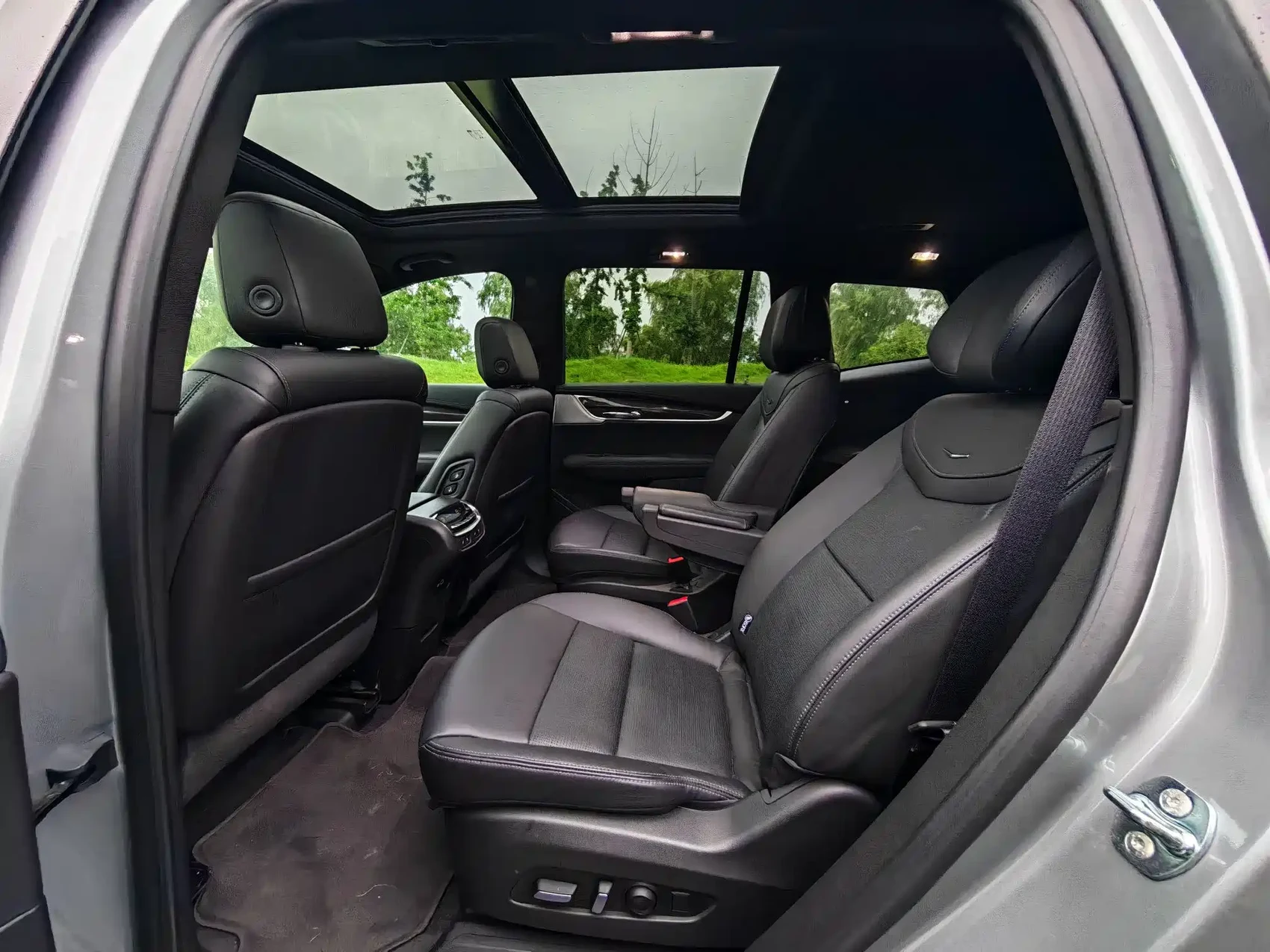Cadillac XT6 2025 2.0T 6-Seater AWD Executive Black Label Edition — фото 6