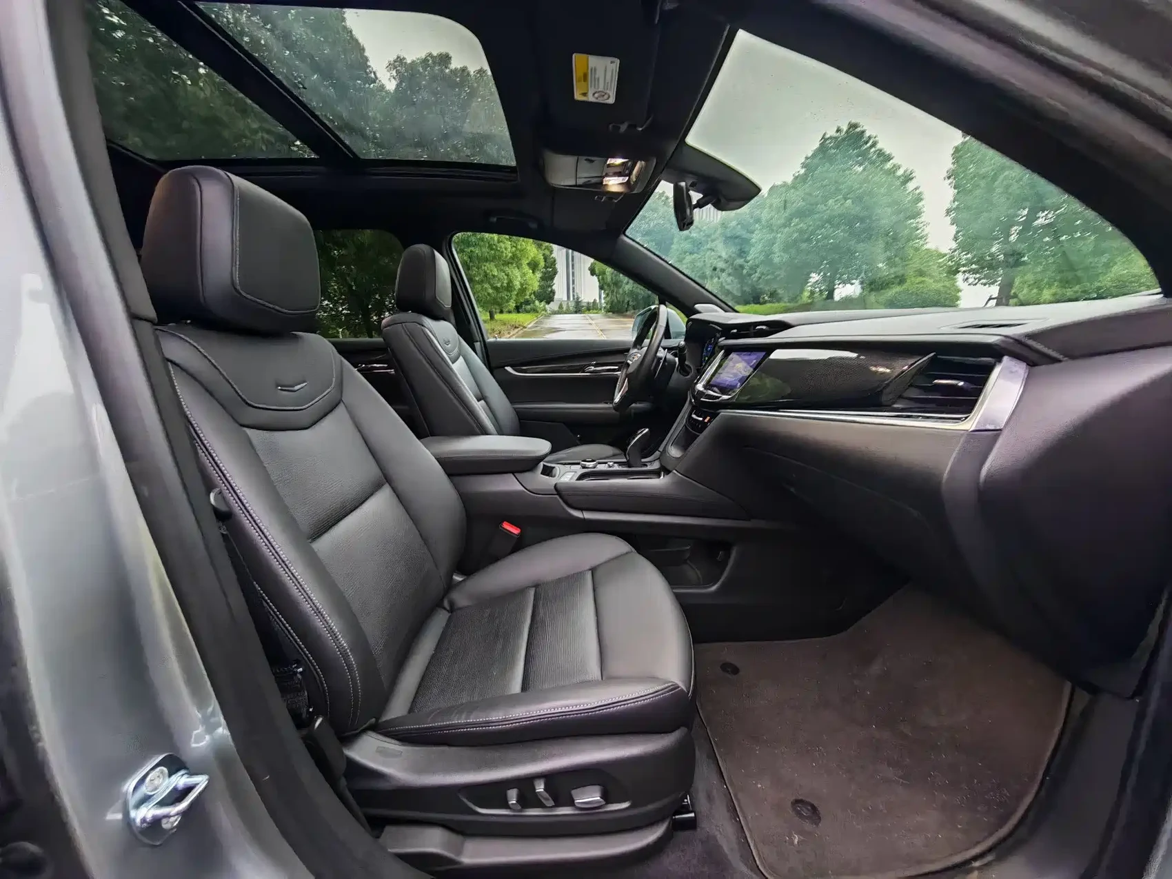 Cadillac XT6 2025 2.0T 6-Seater AWD Executive Black Label Edition — фото 12
