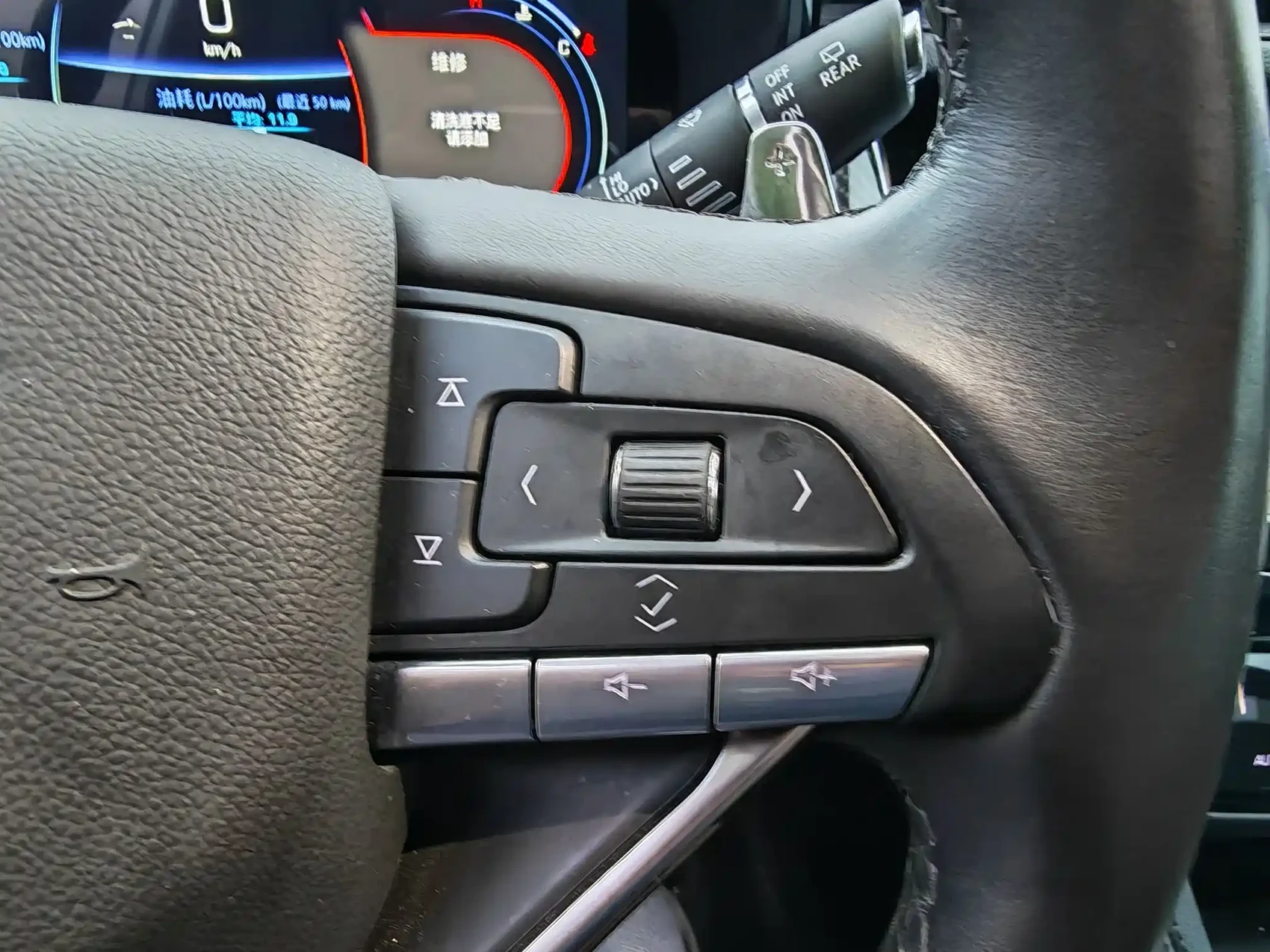 Cadillac XT6 2025 2.0T 6-Seater AWD Executive Black Label Edition — фото 20