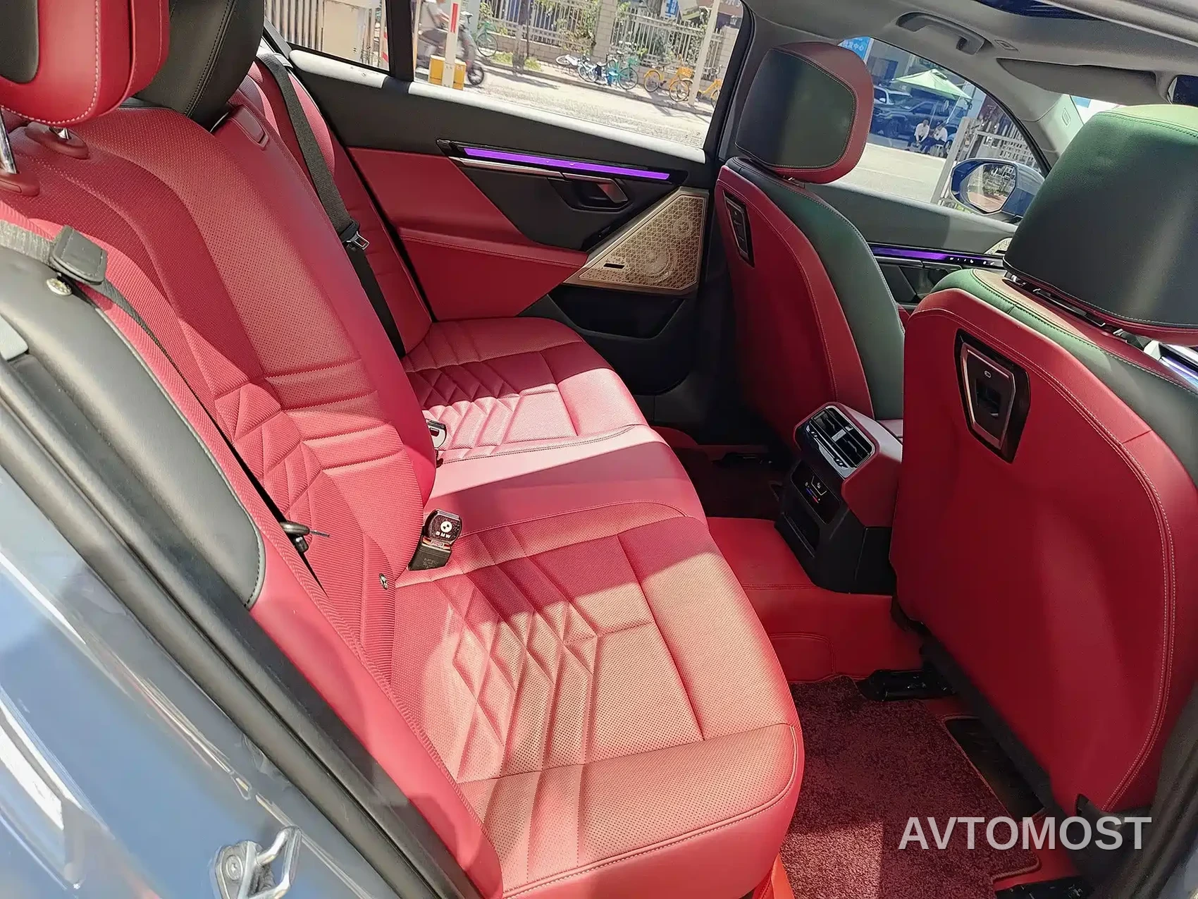 BMW i5 2024 eDrive 35L Premium Model M Sport Package — фото 9