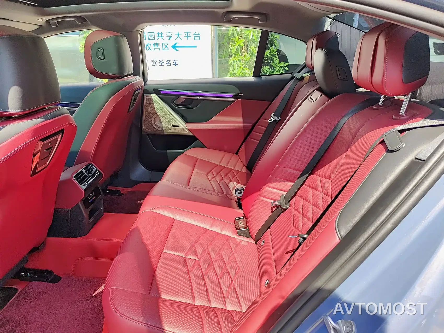 BMW i5 2024 eDrive 35L Premium Model M Sport Package — фото 10
