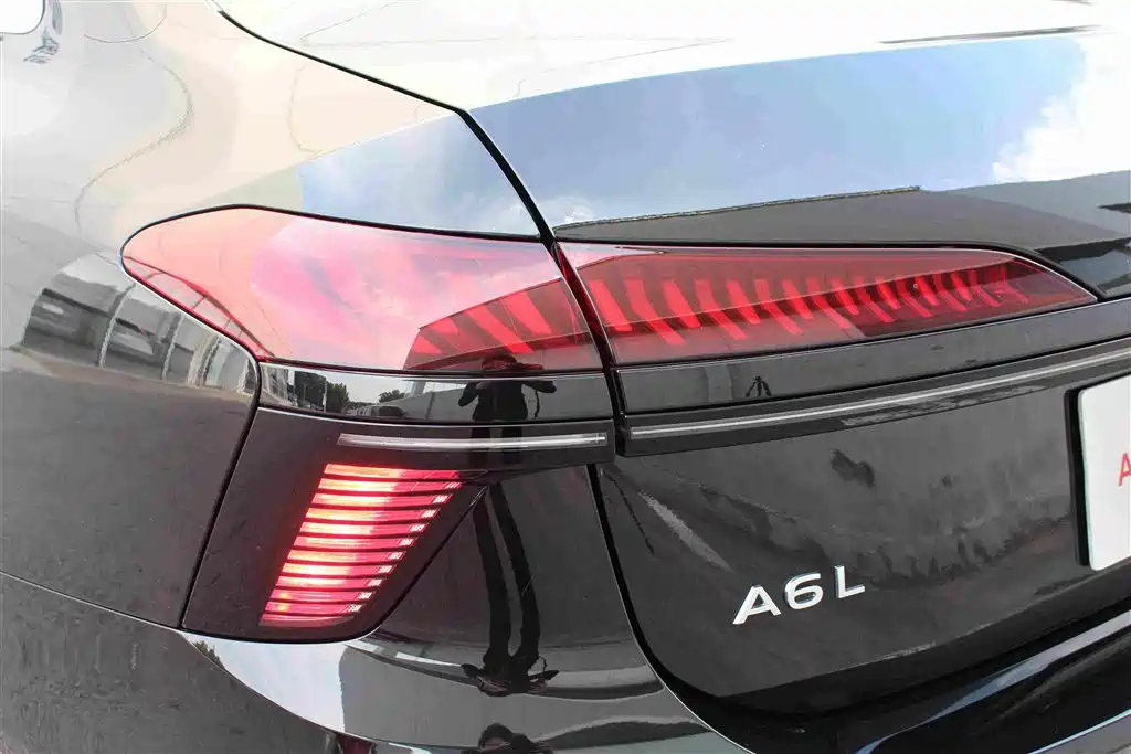 Audi A6L — фото 16