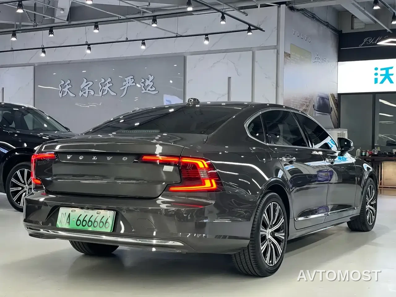 Volvo S90 Plug-in Hybrid 2022 T8 Recharge Plug-in Hybrid Momentum Luxury Edition — фото 10