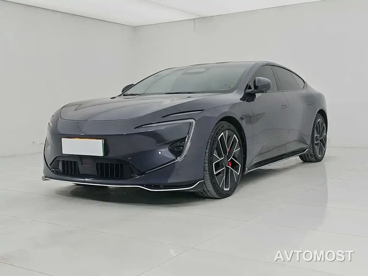 Avatr 12 2023 650 Triple Laser AWD Performance Edition — фото 1