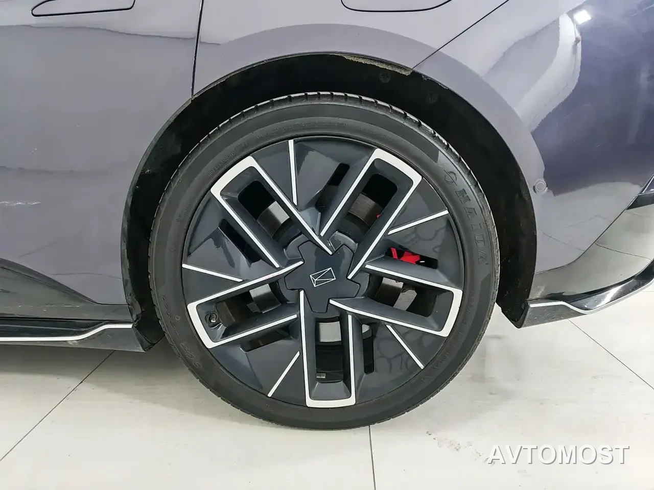 Avatr 12 2023 650 Triple Laser AWD Performance Edition — фото 12