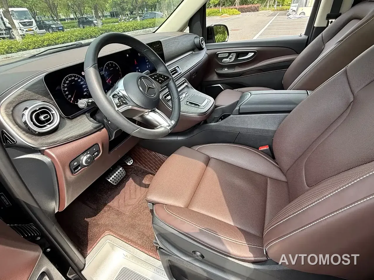 Mercedes-Benz V-Class 2024 V 300 L Long Wheelbase Luxury Edition — фото 15