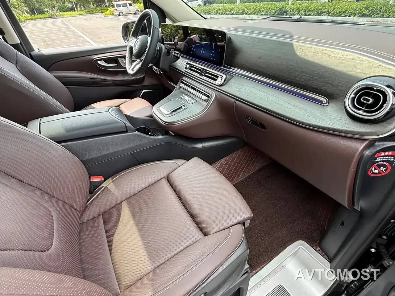 Mercedes-Benz V-Class 2024 V 300 L Long Wheelbase Luxury Edition — фото 18