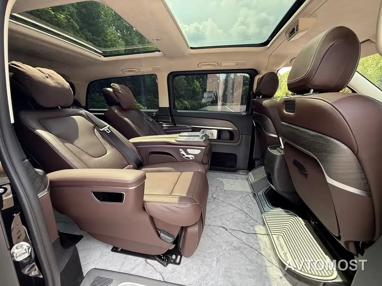 Mercedes-Benz V-Class 2024 V 300 L Long Wheelbase Luxury Edition — фото 12