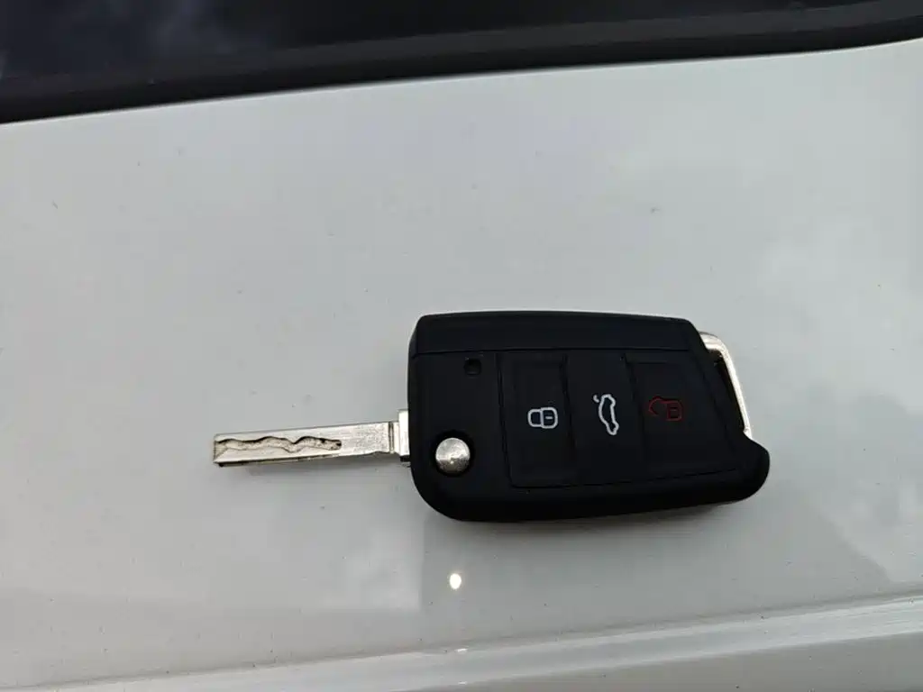 Volkswagen Lavida 2022 1.5L Auto Comfort Edition — фото 9