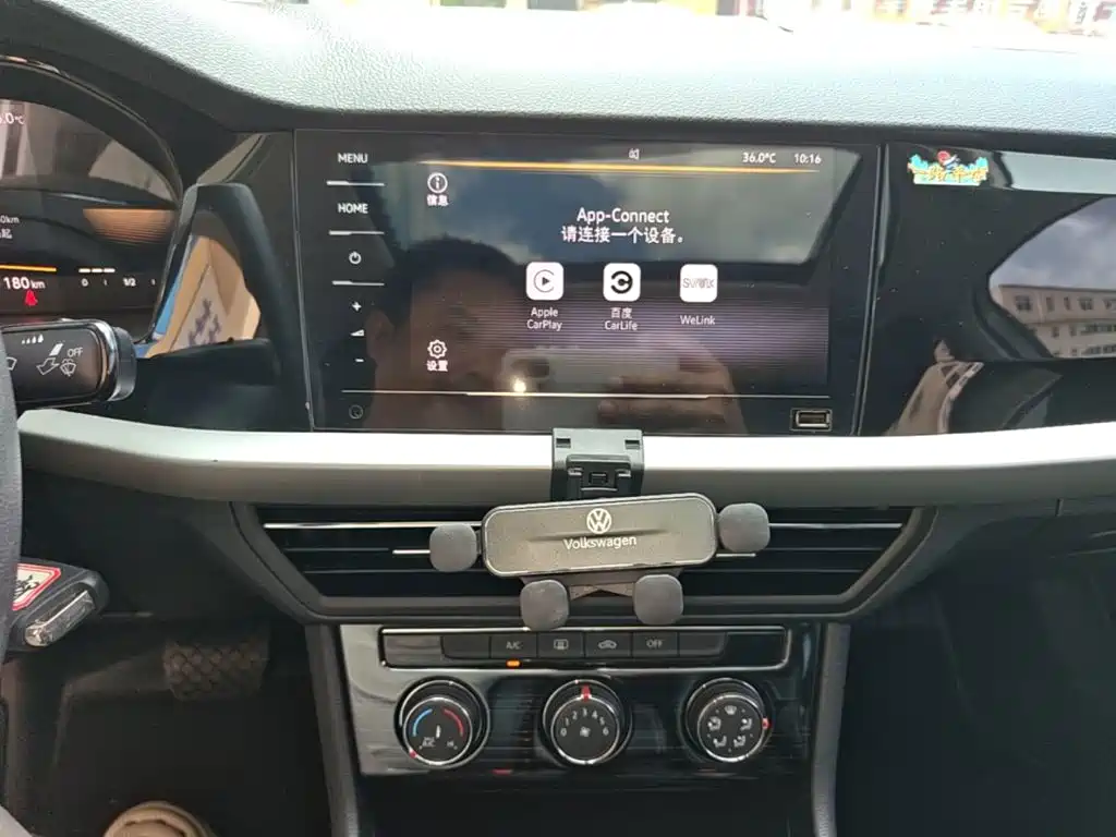 Volkswagen Lavida 2022 1.5L Auto Comfort Edition — фото 13