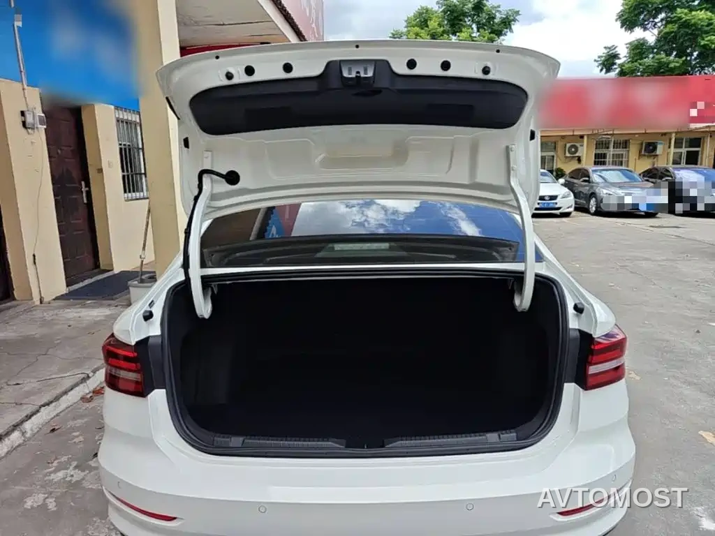 Volkswagen Lavida 2022 1.5L Auto Comfort Edition — фото 19