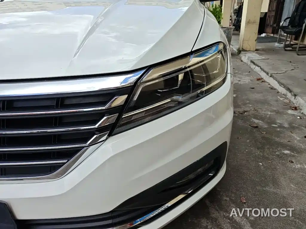 Volkswagen Lavida 2022 1.5L Auto Comfort Edition — фото 24