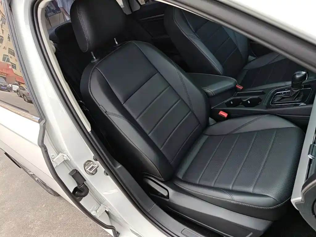 Volkswagen Lavida 2022 1.5L Auto Comfort Edition — фото 25