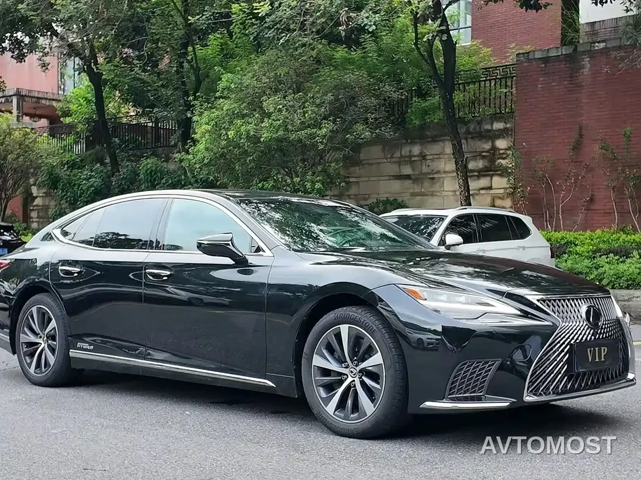 Lexus LS 2021 500h Excellence Edition — фото 3