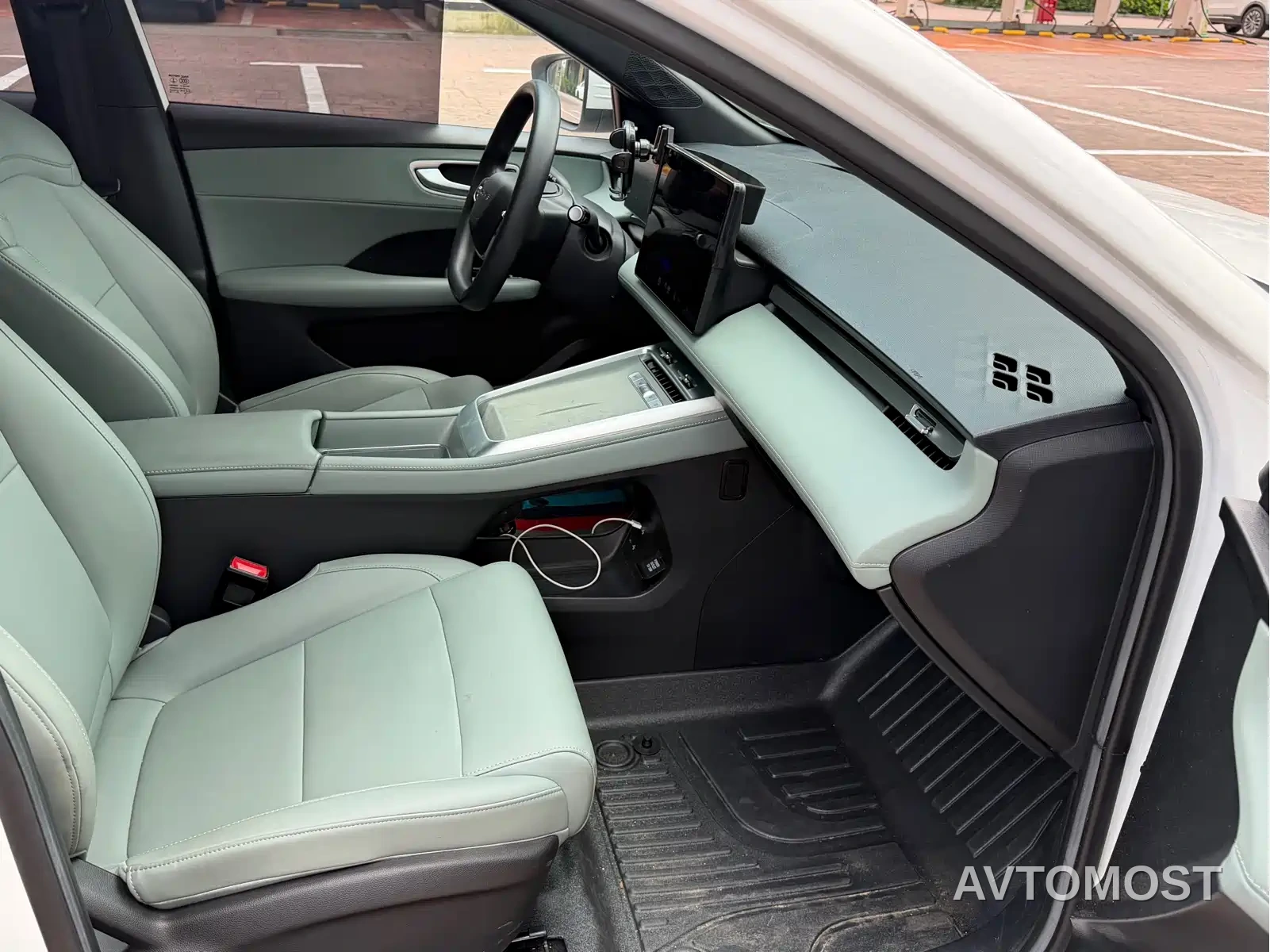 Roewe D6 2025 Model 450km Premium Edition — фото 8