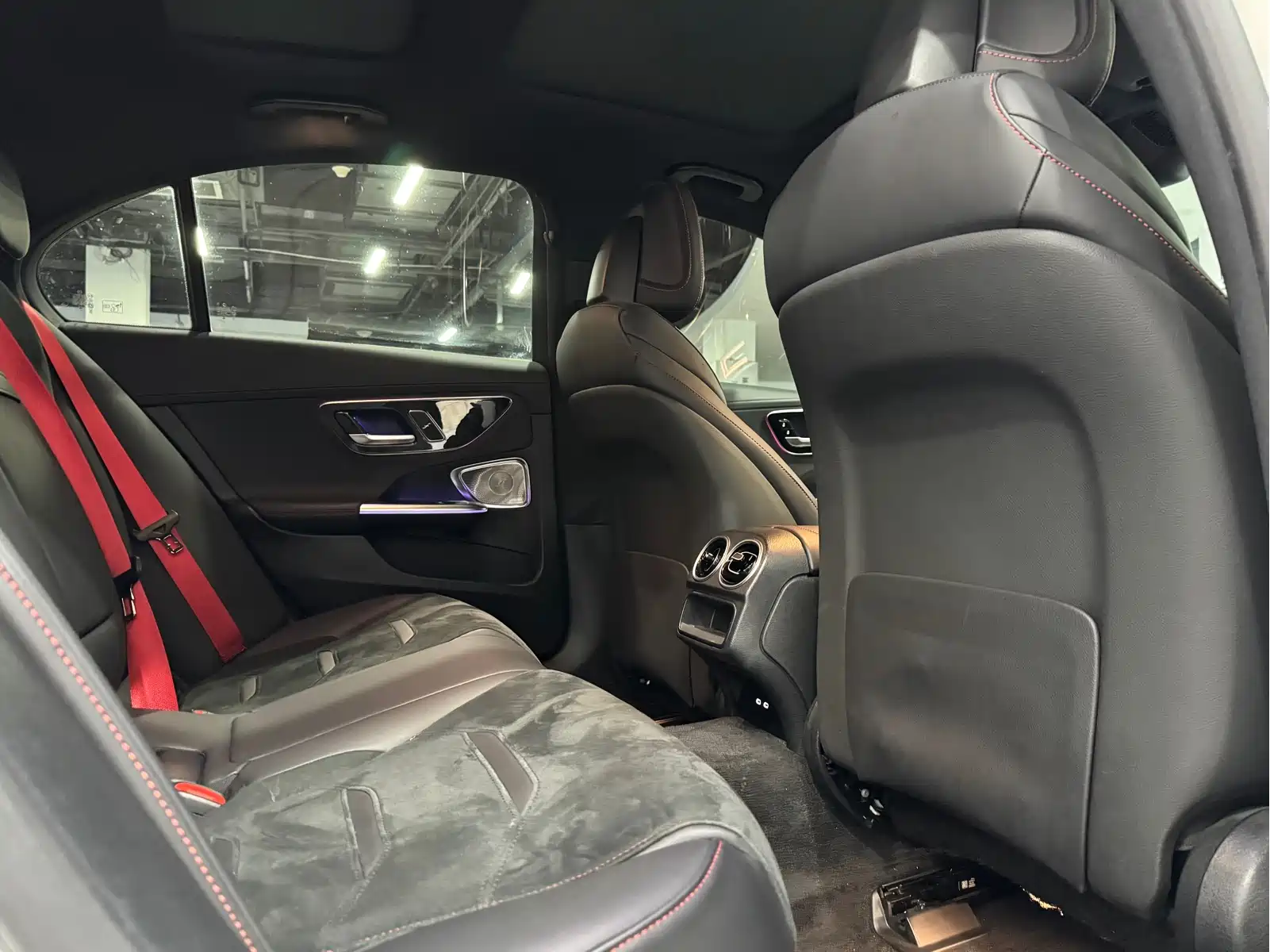 Mercedes-Benz C-Class AMG 2024 Facelift AMG C 43 4MATIC — фото 11