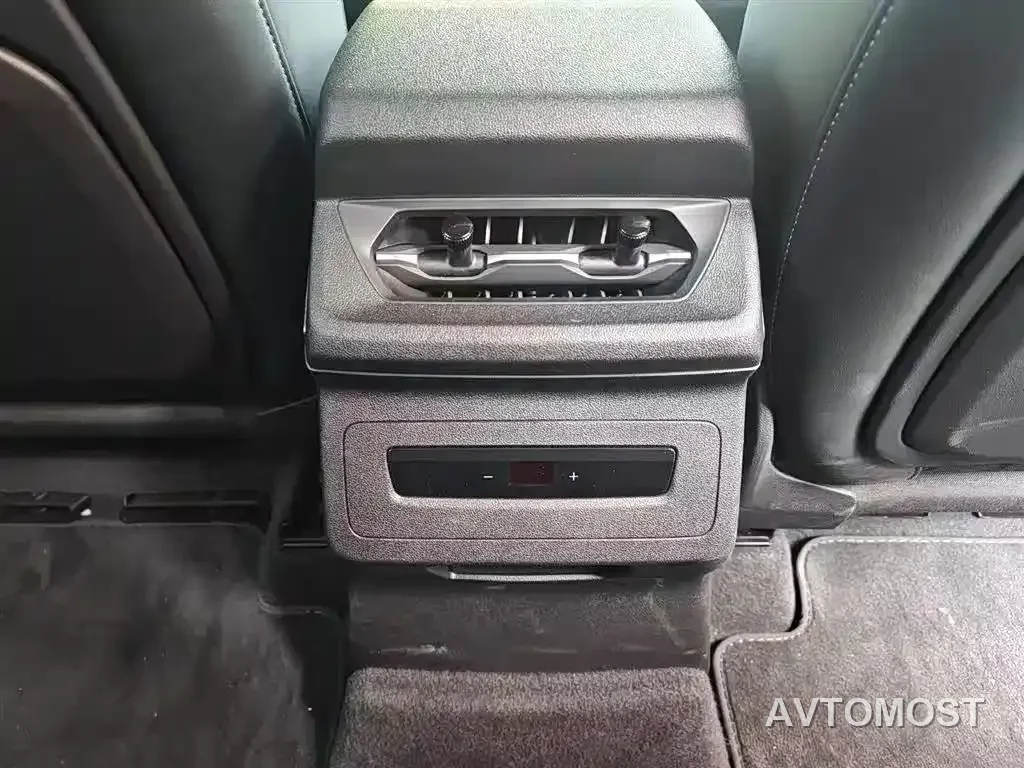 Audi Q6L e-tron 2025 Model Pioneer Edition — фото 9