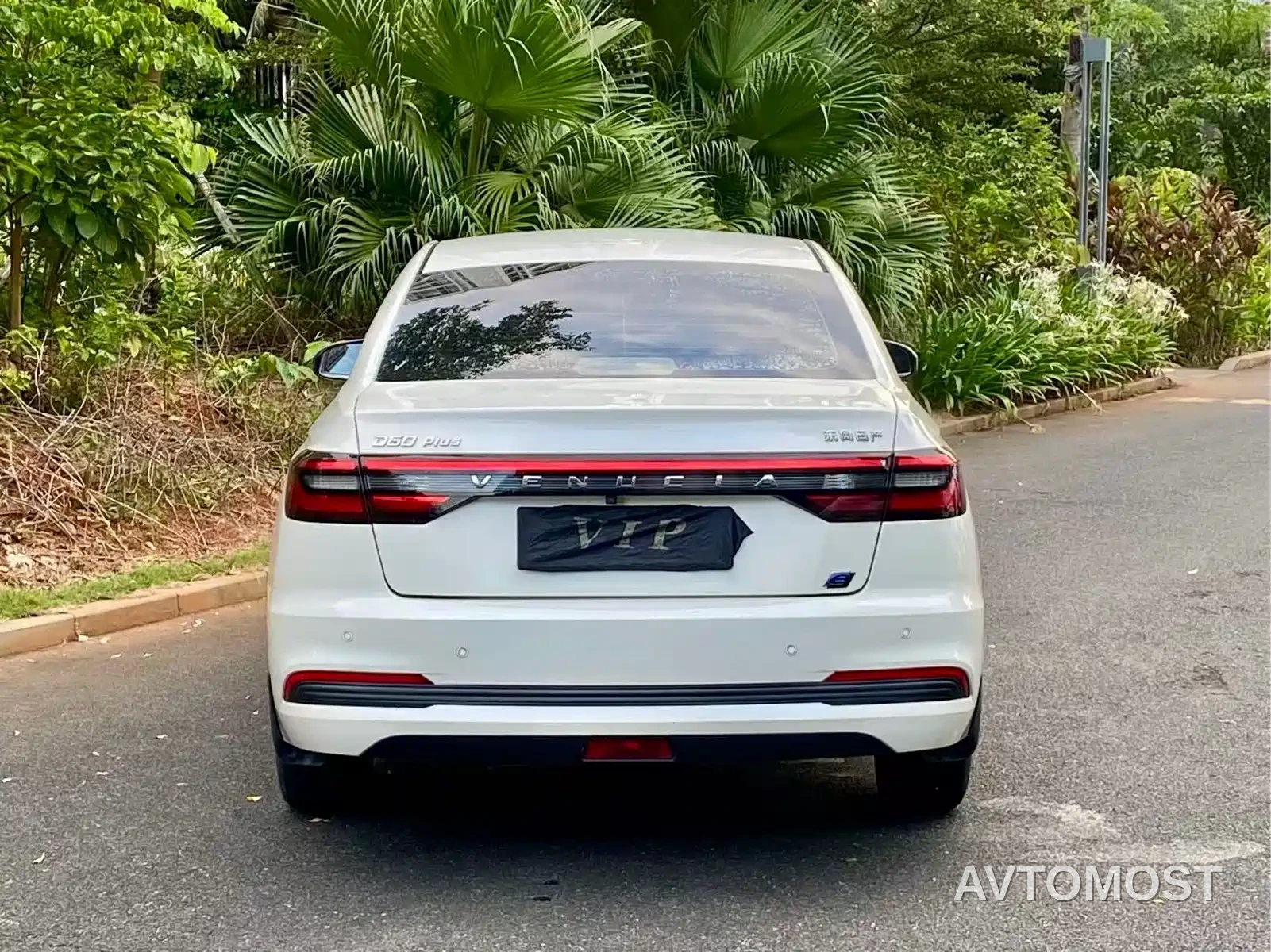 Venucia D60EV 2023 PLUS Smart Drive SI Edition — фото 8