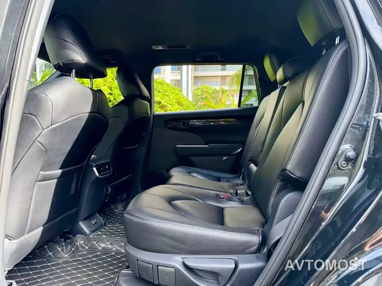 Toyota Crown Kluger 2022 2.5L HEV 2WD Elite Edition — фото 17