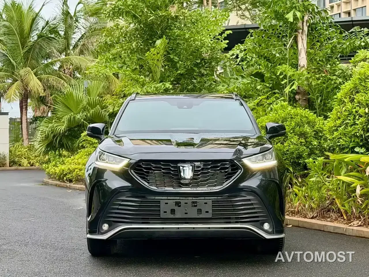 Toyota Crown Kluger 2022 2.5L HEV 2WD Elite Edition — фото 10