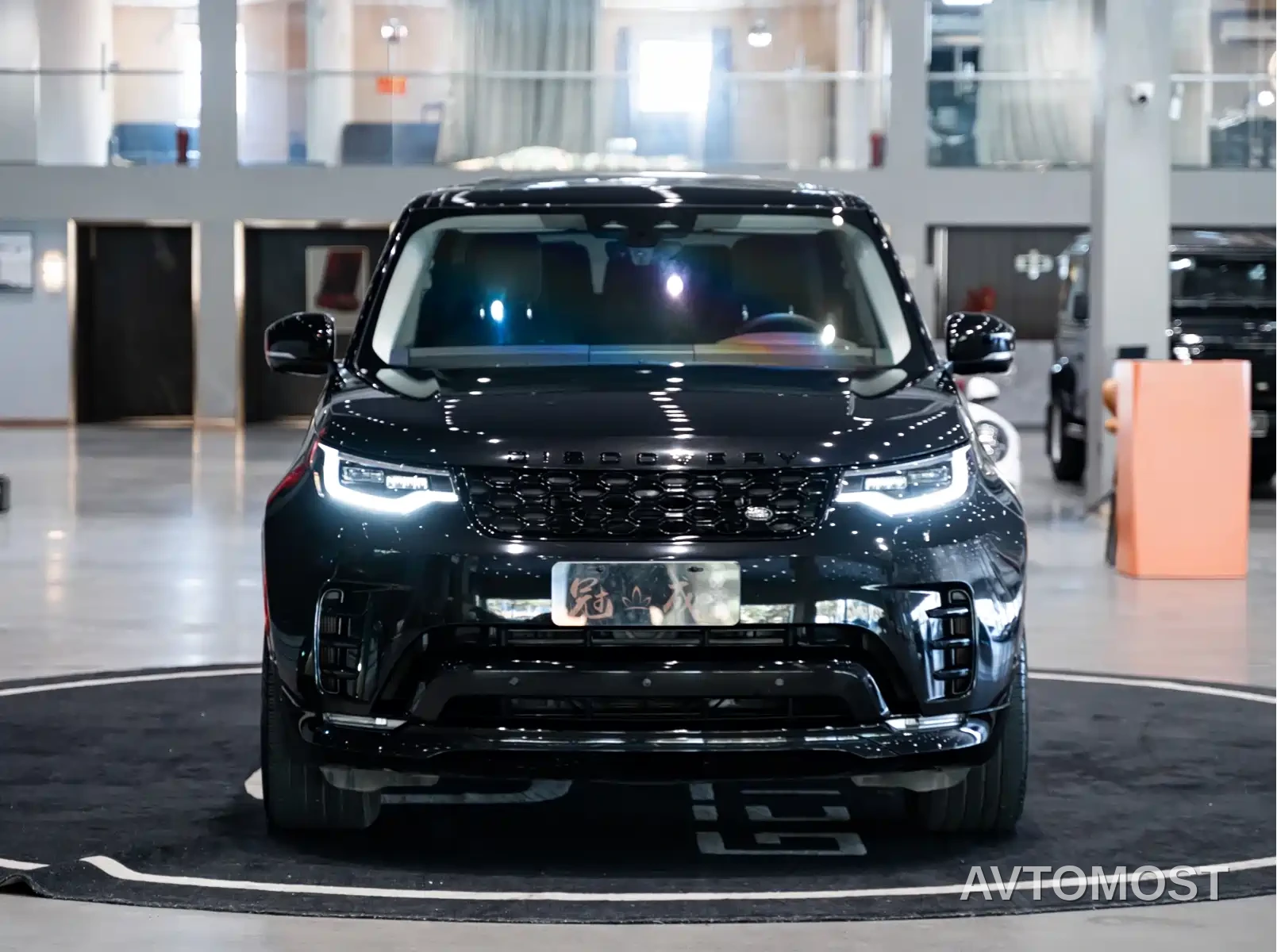 Land Rover Discovery 2021 360PS R-Dynamic SE — фото 2