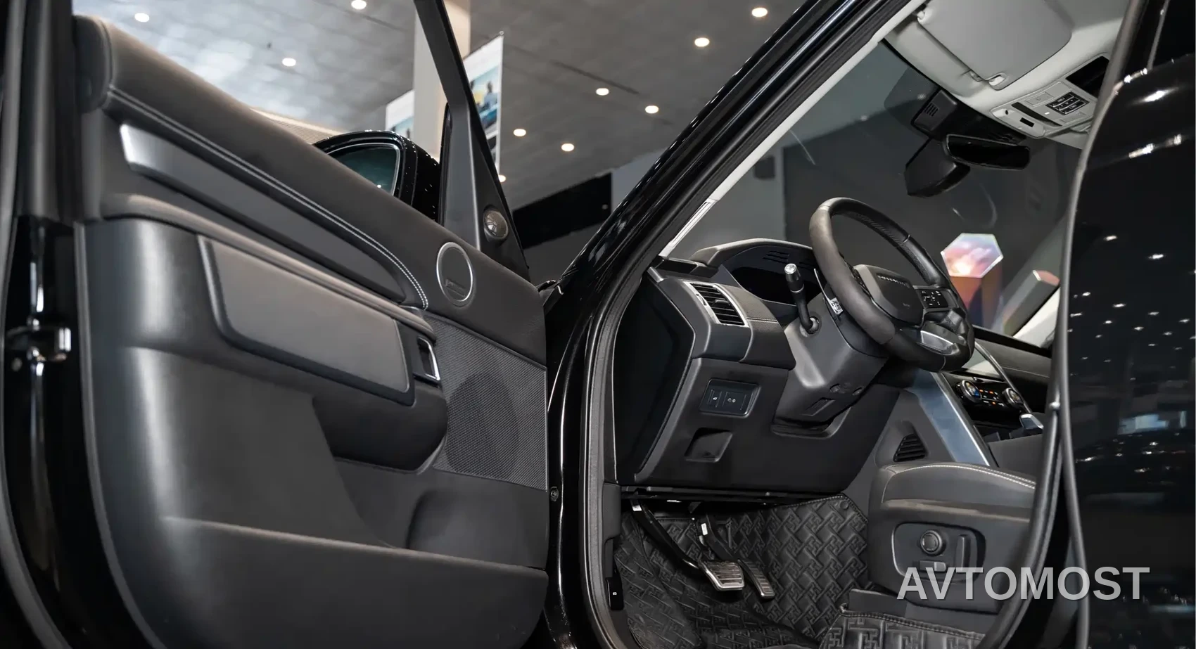 Land Rover Discovery 2021 360PS R-Dynamic SE — фото 9