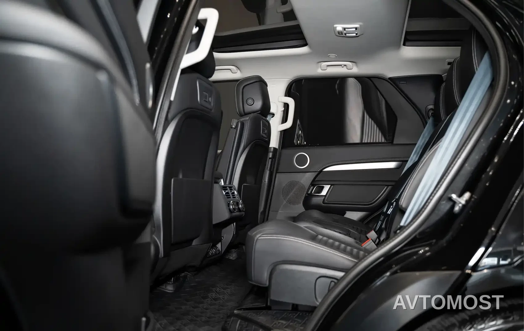 Land Rover Discovery 2021 360PS R-Dynamic SE — фото 18