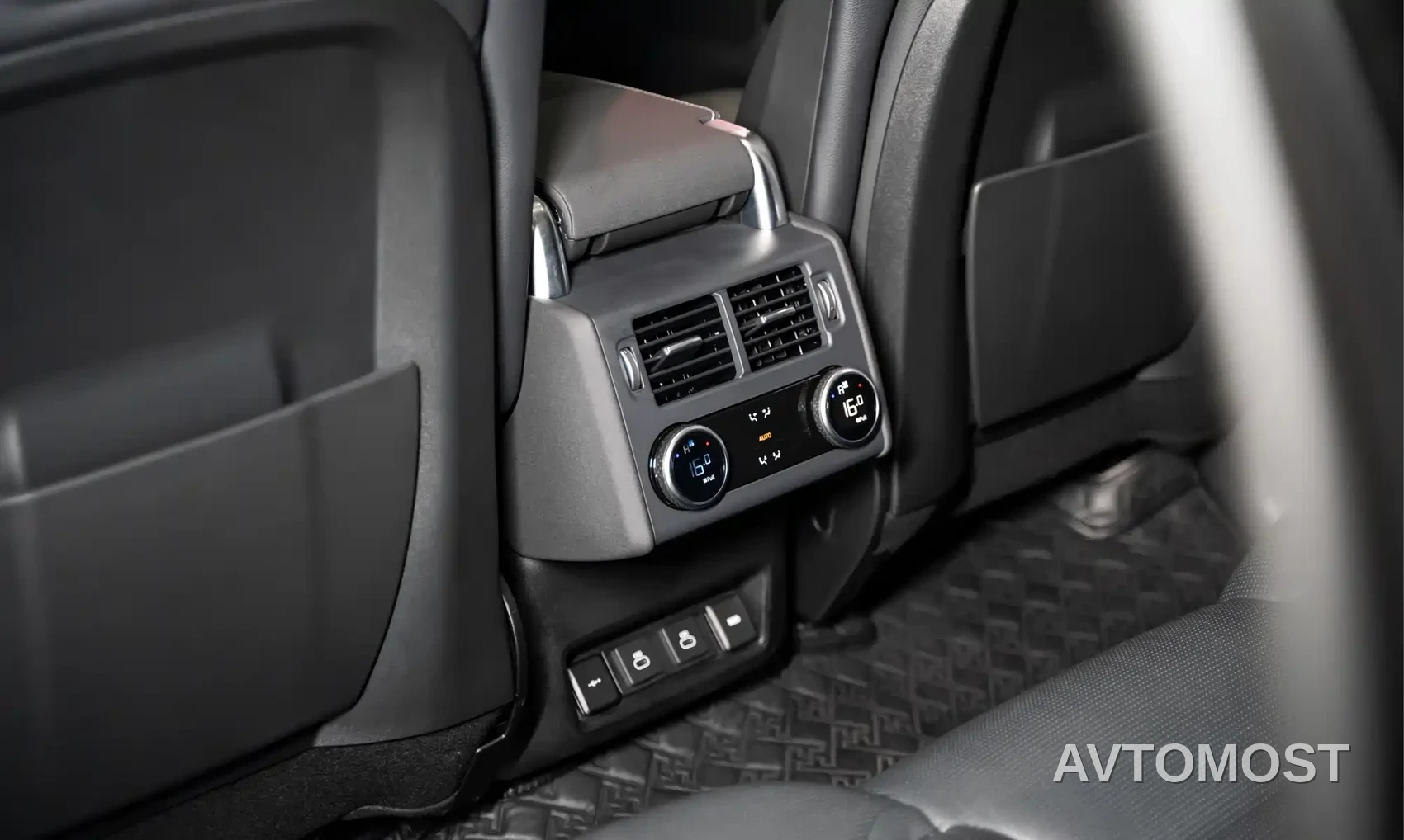 Land Rover Discovery 2021 360PS R-Dynamic SE — фото 20