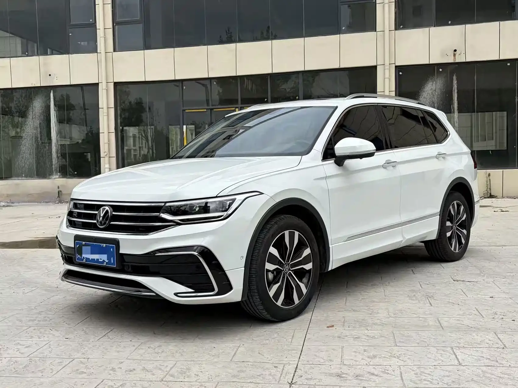 Volkswagen Tiguan L 2024 330TSI Automatic 2WD R-Line Premium Enjoyment Edition