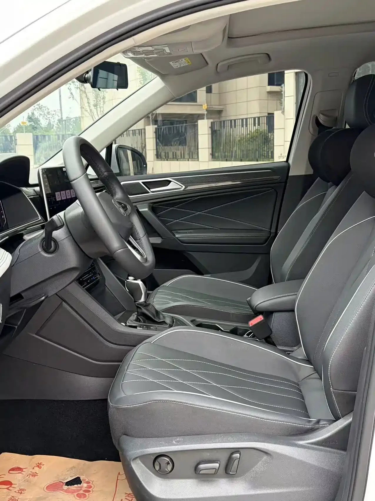 Volkswagen Tiguan L 2024 330TSI Automatic 2WD R-Line Premium Enjoyment Edition — фото 4