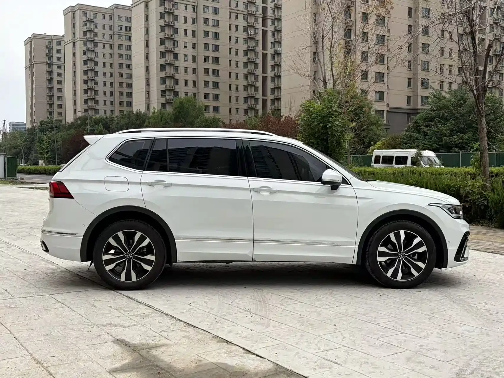 Volkswagen Tiguan L 2024 330TSI Automatic 2WD R-Line Premium Enjoyment Edition — фото 7