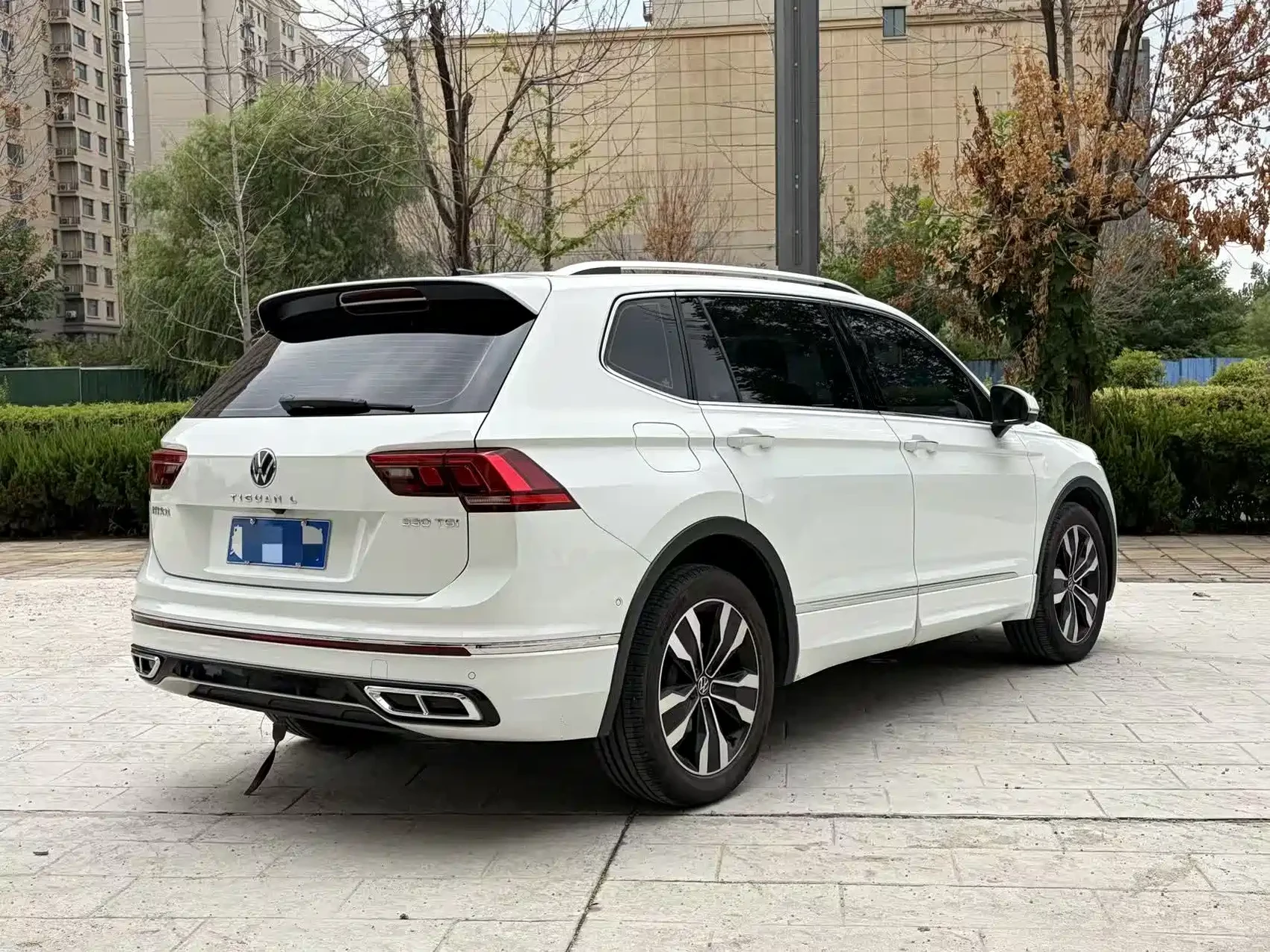Volkswagen Tiguan L 2024 330TSI Automatic 2WD R-Line Premium Enjoyment Edition — фото 8