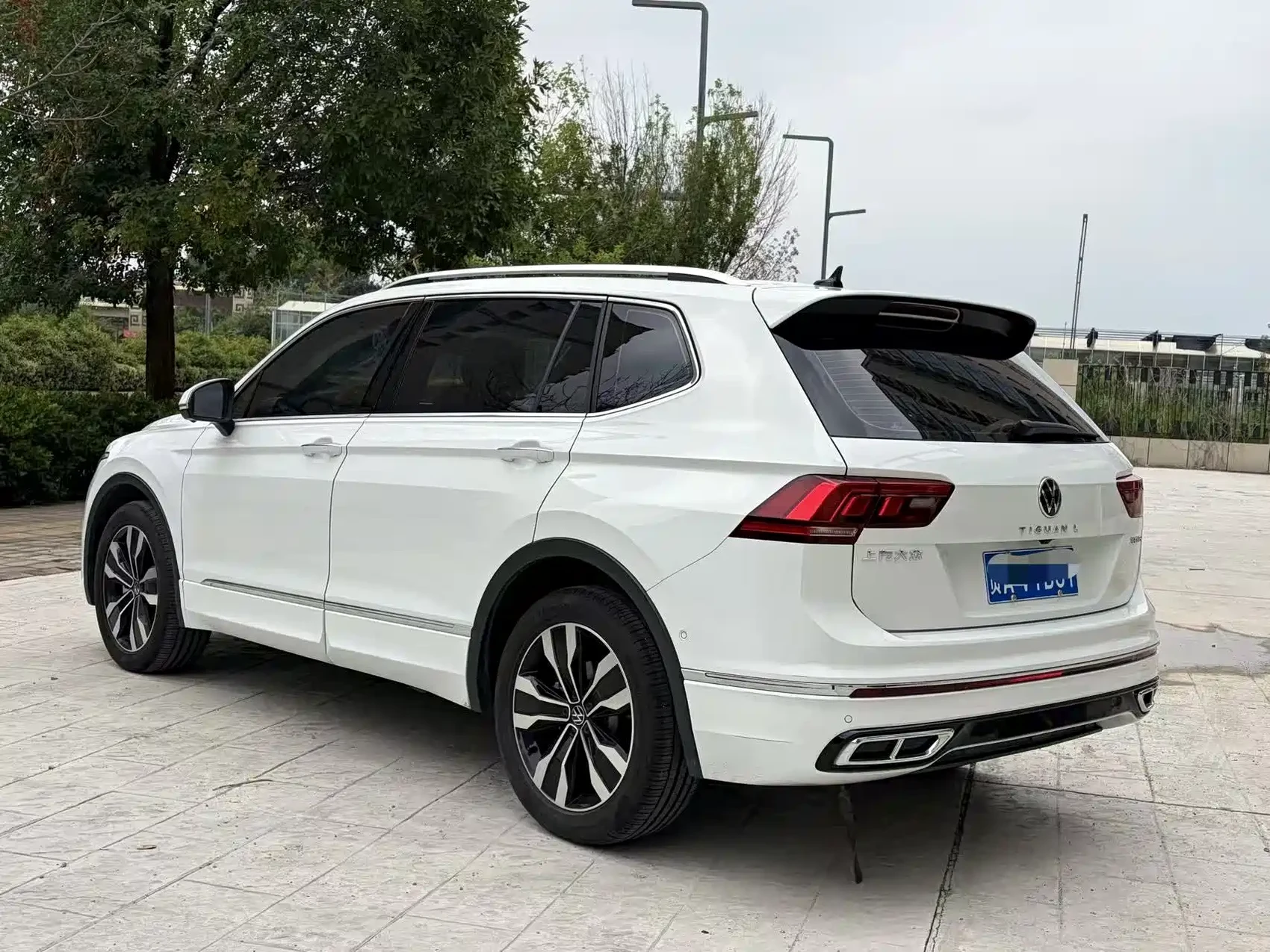 Volkswagen Tiguan L 2024 330TSI Automatic 2WD R-Line Premium Enjoyment Edition — фото 10