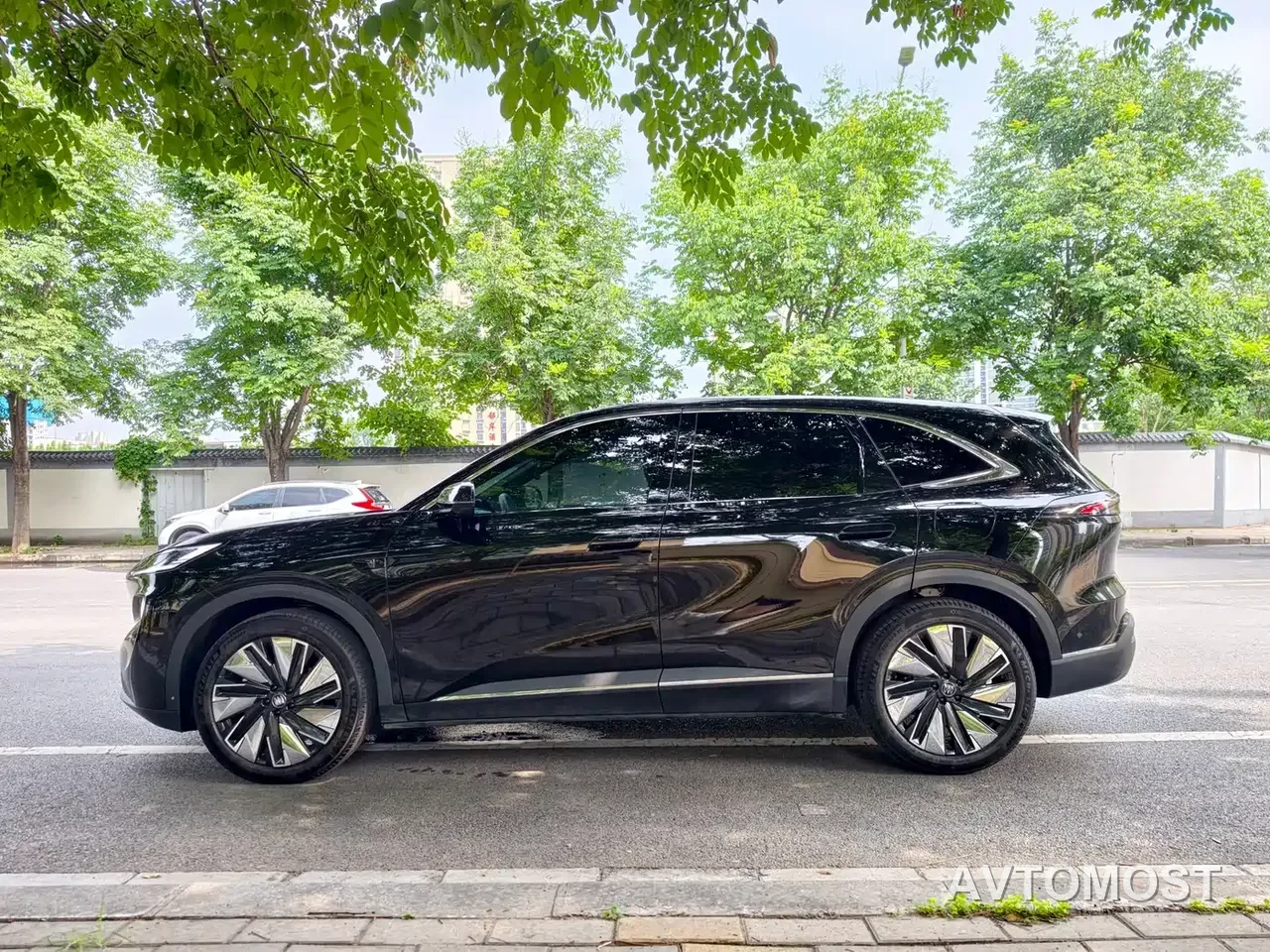 Buick Zhijing E7 2026 Model 1.5T Base Version — фото 3