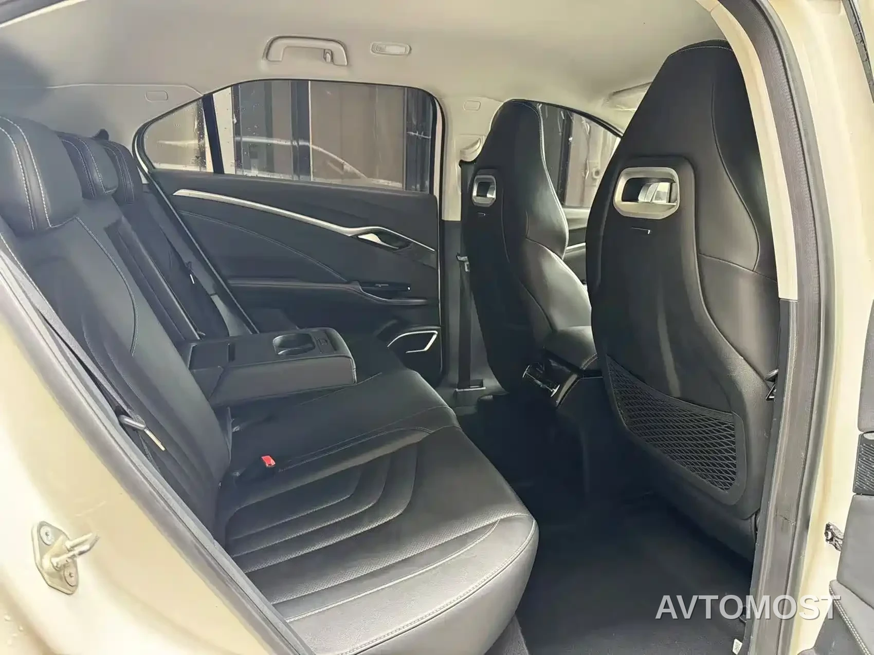 Nezha Auto Neta U 2021 Pro 400 Light Edition — фото 7