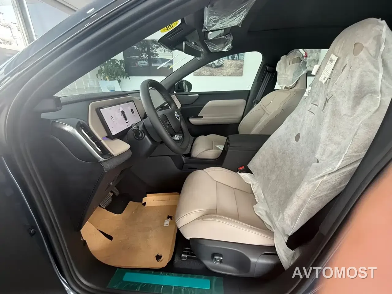 Volvo XC70 Plug-in Hybrid 2025 Standard — фото 8