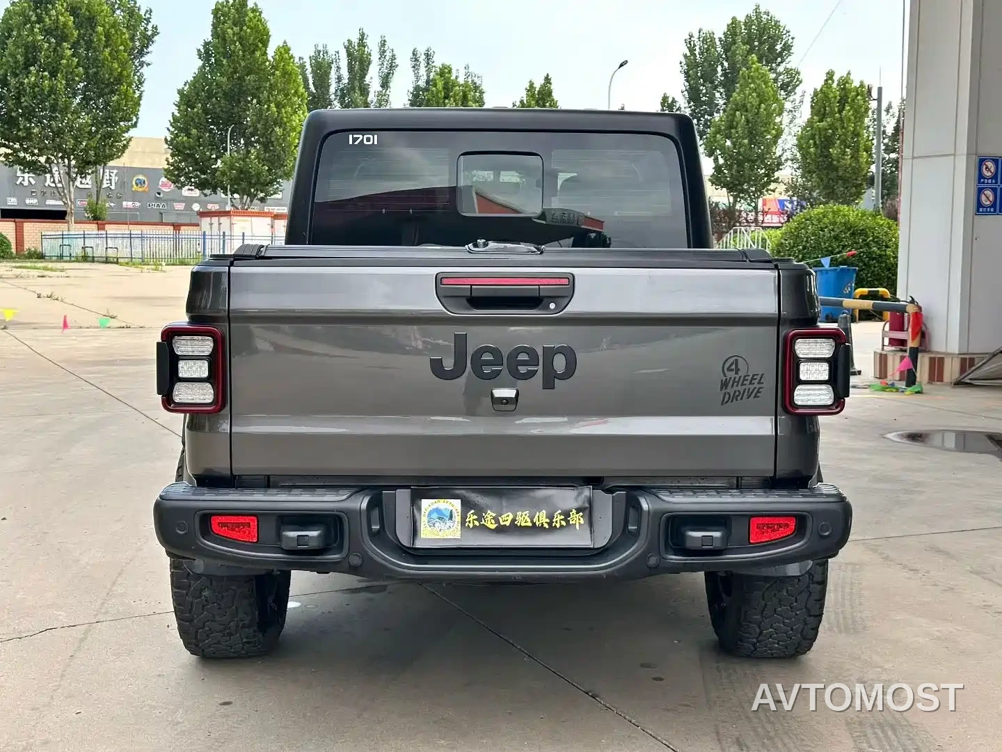 Jeep Gladiator 2022 3.6L Pioneer Edition — фото 8